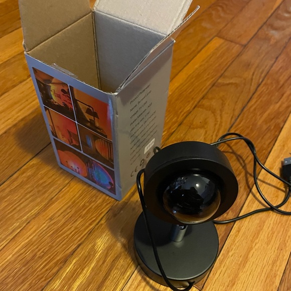 ASOS LED Heart Projection Mini Lamp USB - Picture 3 of 3